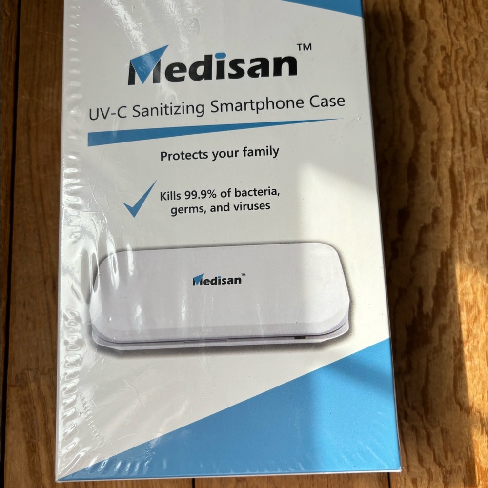 Median UV- Sanitiziing Smartphone Case.